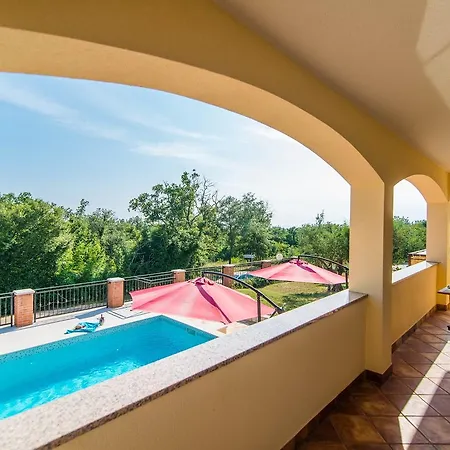 Nono With Shared Pool Apartment
