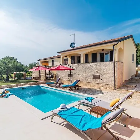 Apartment Nono With Shared Pool *